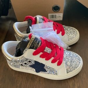 Vintage Havana Kids' River Silver Glitter Sneaker, Girls Toddler 10M, NIB,